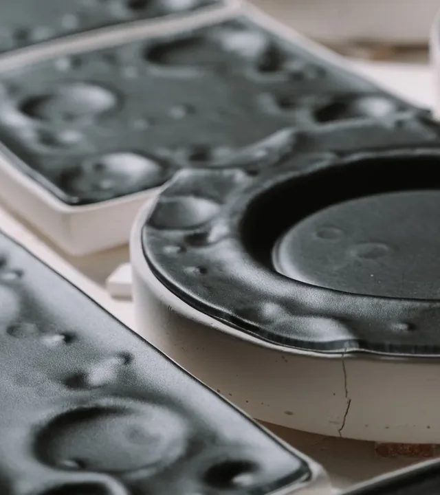 Detalle de moldes de fabricación, como contexto de un proyecto de piezas de plástico