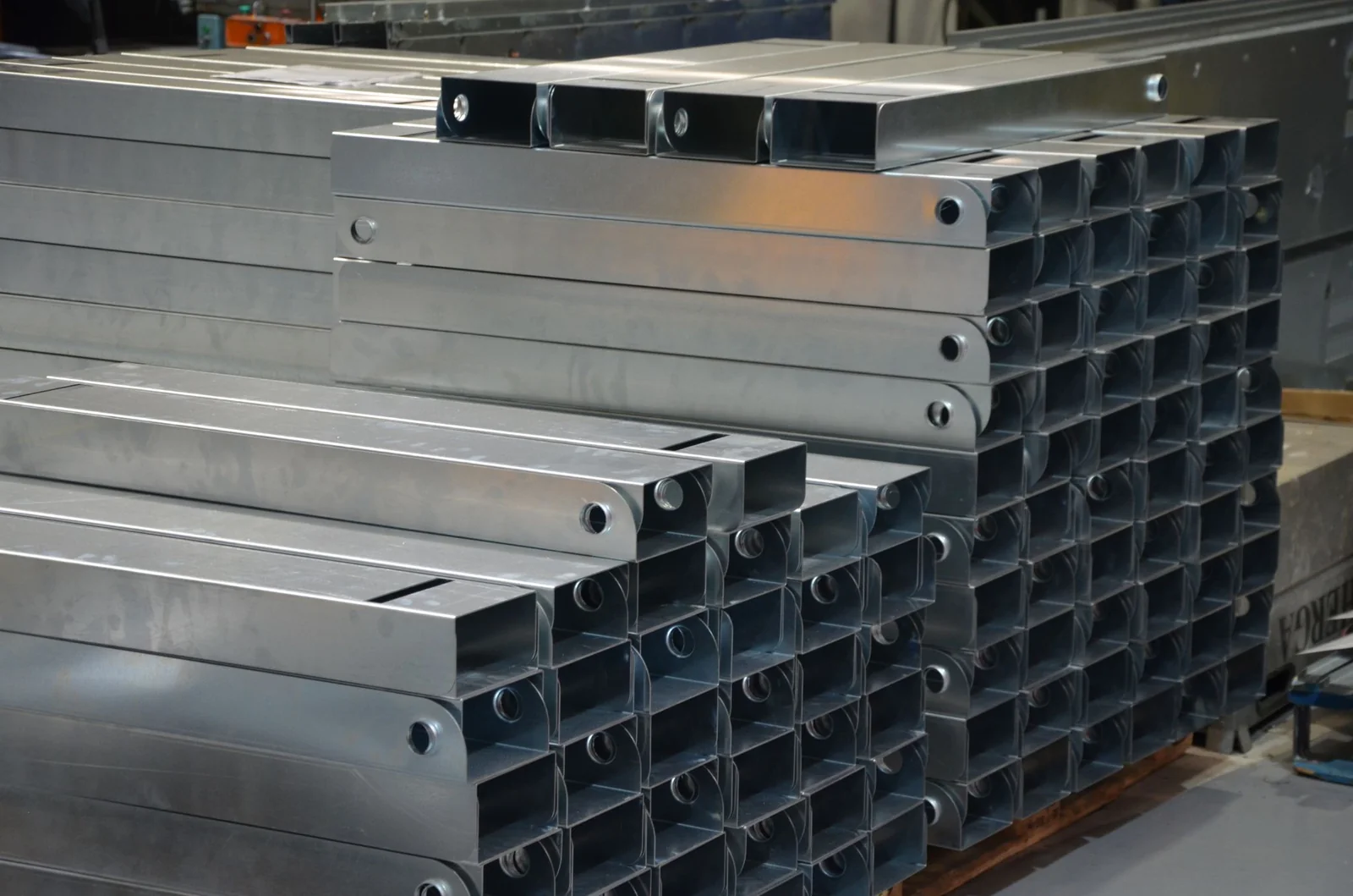 Piezas metálicas fabricadas en serie en las instalaciones de HERGA