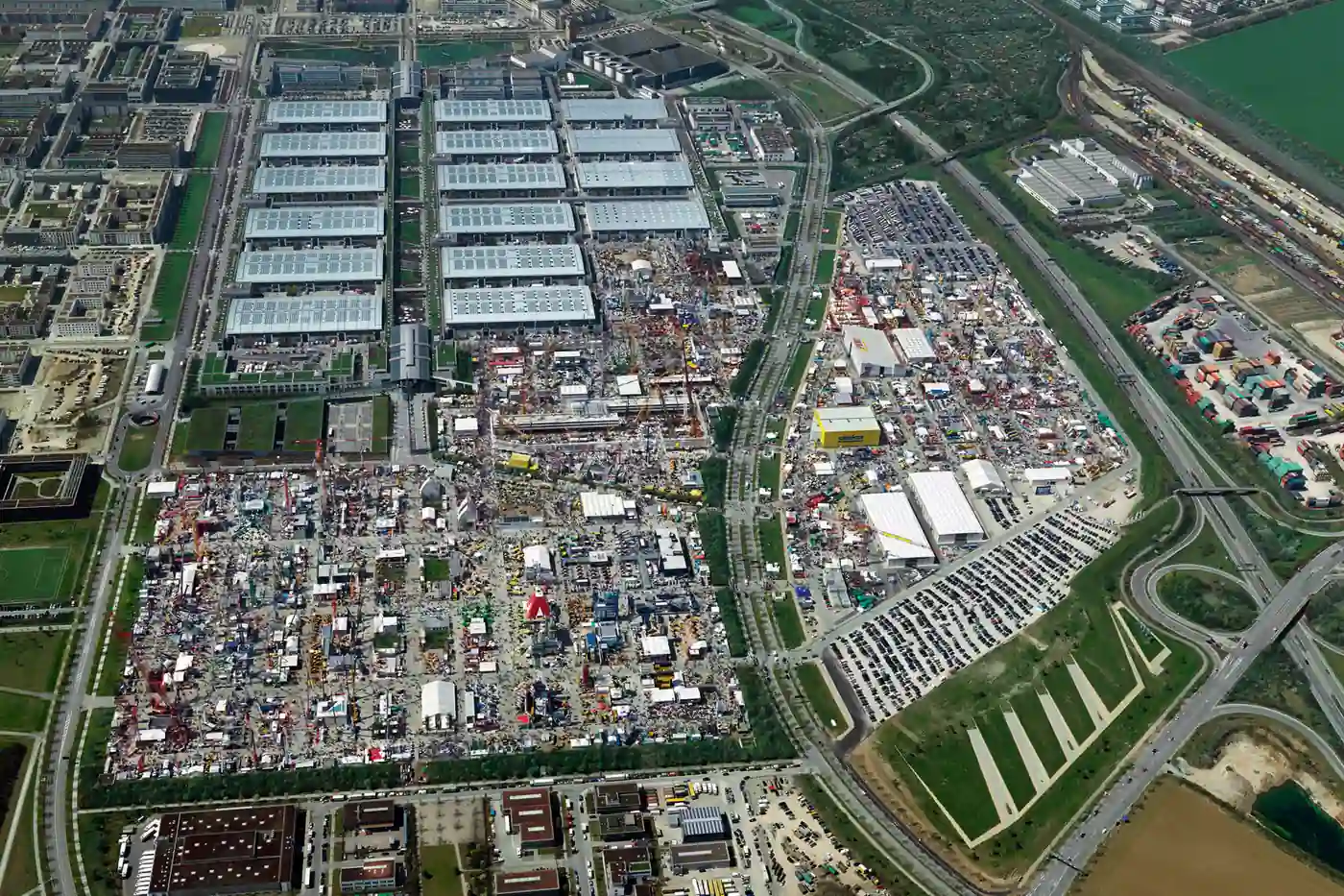 Vista aérea de la feria de maquinaria Bauma en Múnich